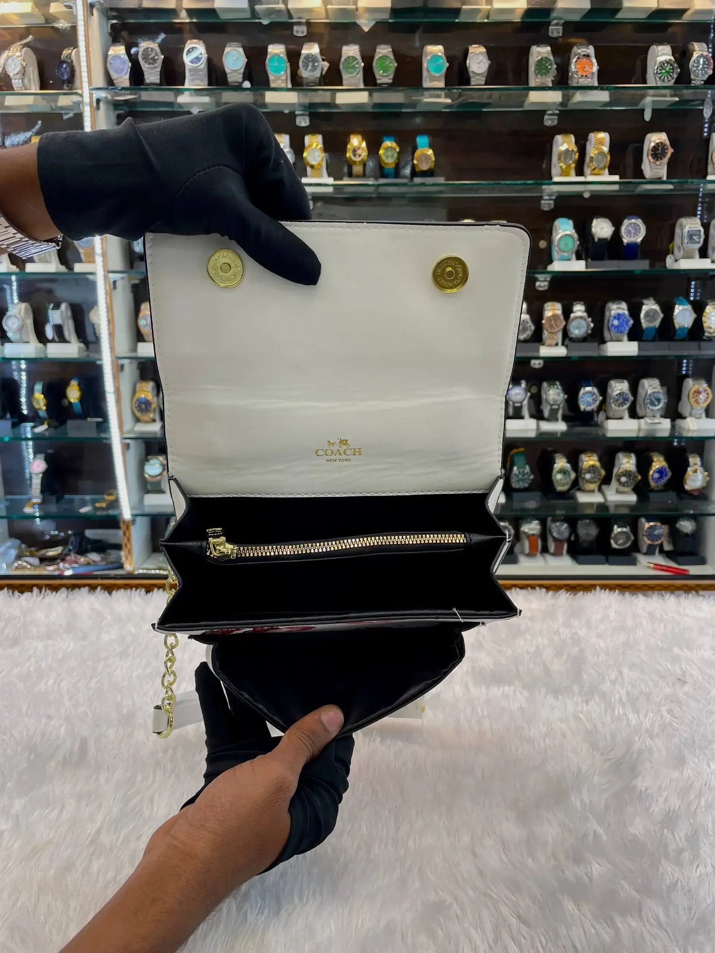 Coach klare crossbody kiss sling bag white body