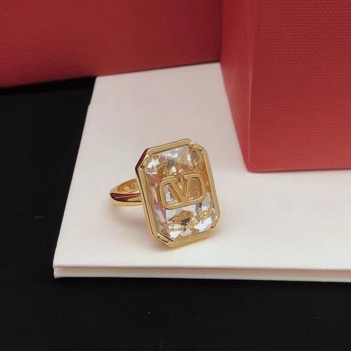 Valentino Garavani Signature Beautiful RING
