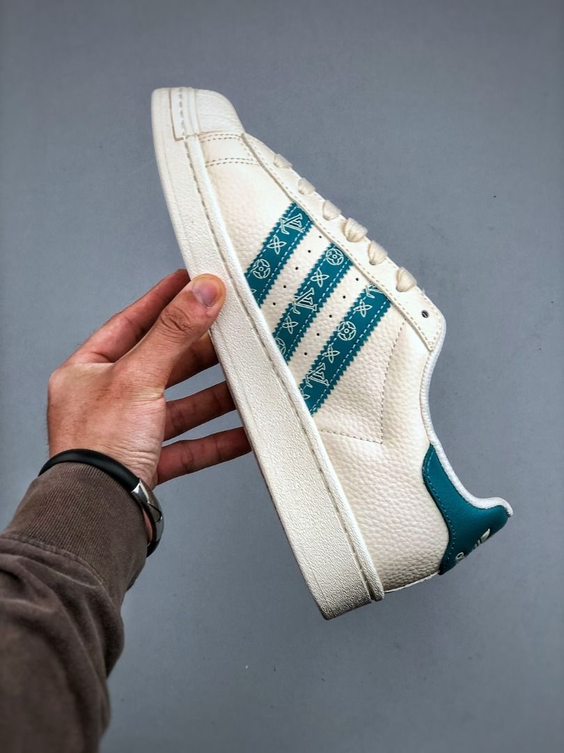 Adidas Superstar Sneakers