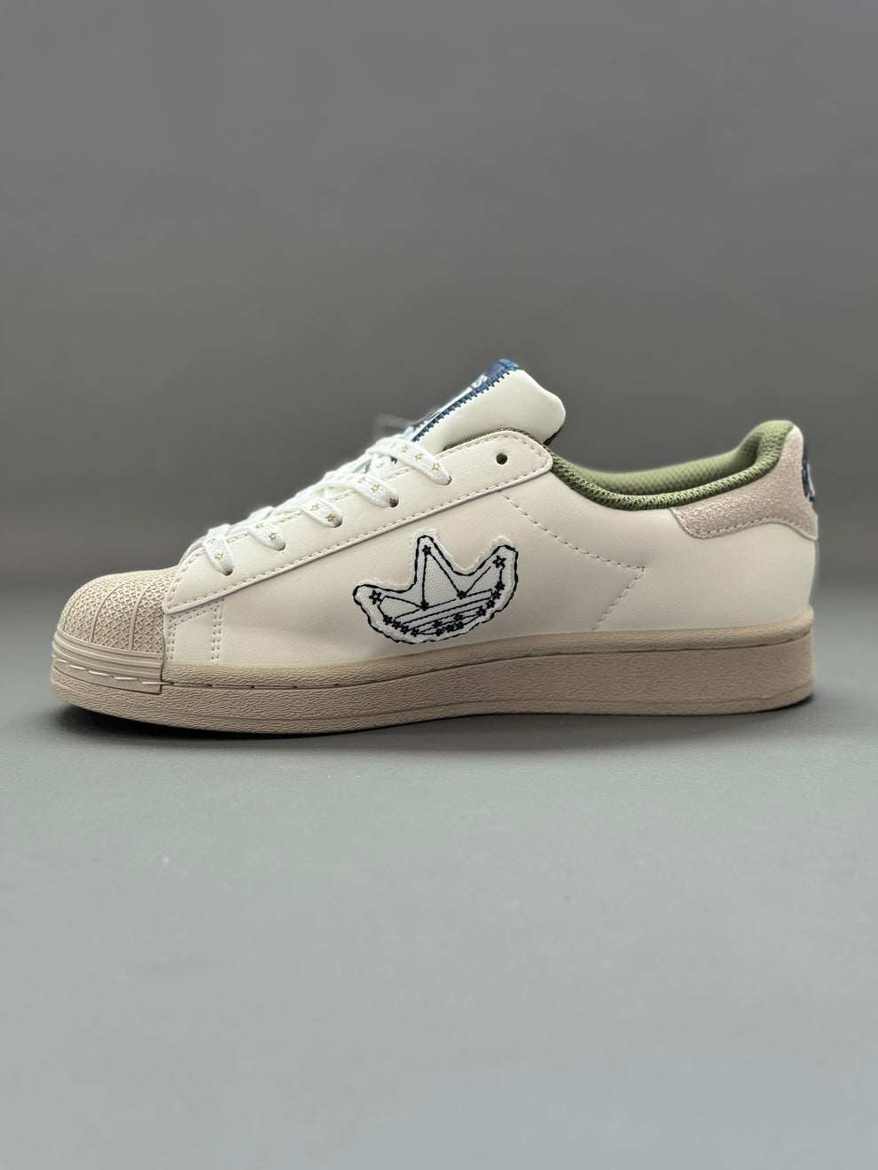 Adidas Superstar Sneakers