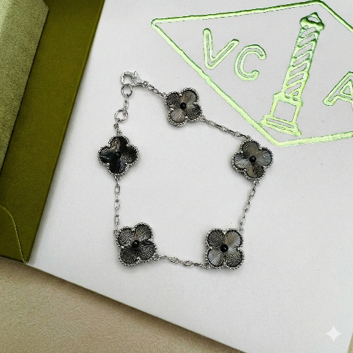 Van Cleef & Arpels High Quality Chain Bracelet For Her