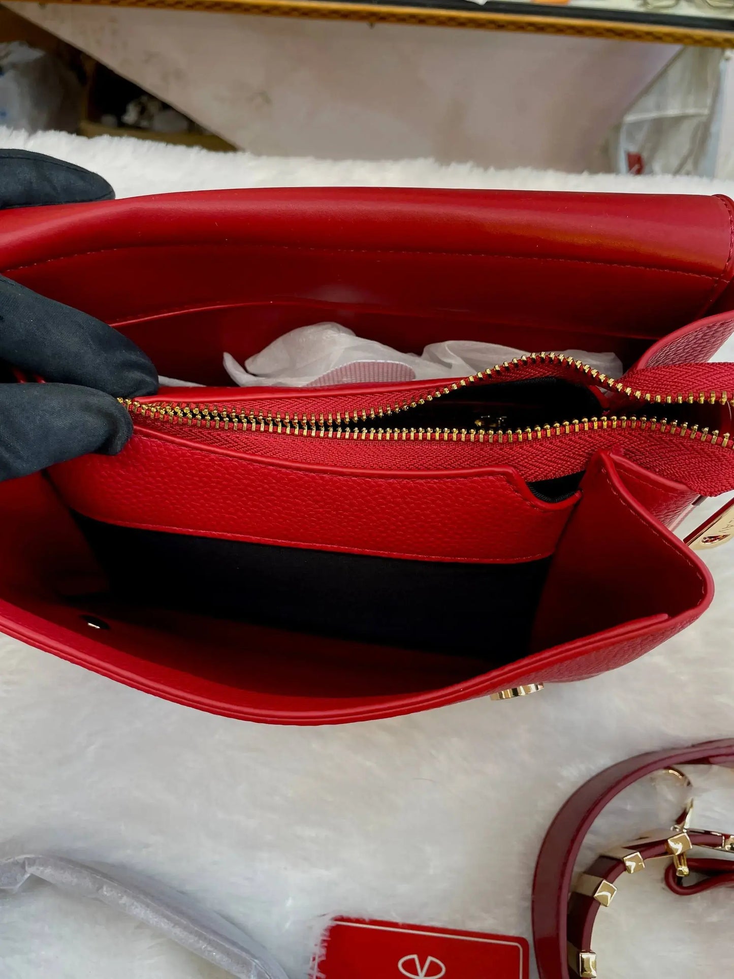 VALENTINO GARAVANI PREMIUM SLING BAG FOR GIRLS