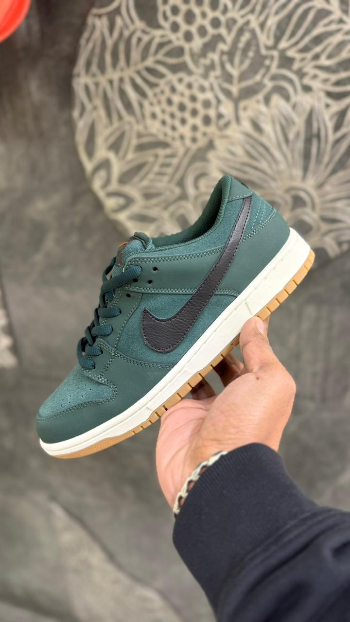 NIKE SB Dunk Low Pro - Deep Fir