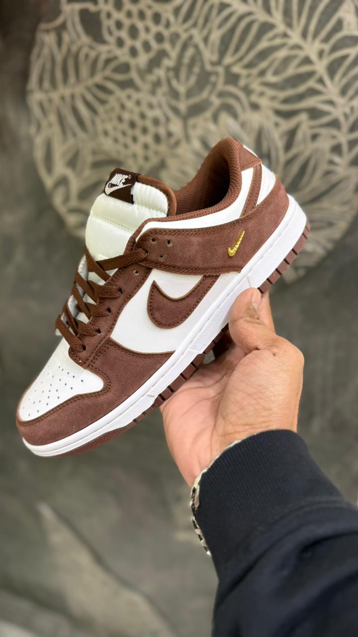 Nike Dunk Low sneakers