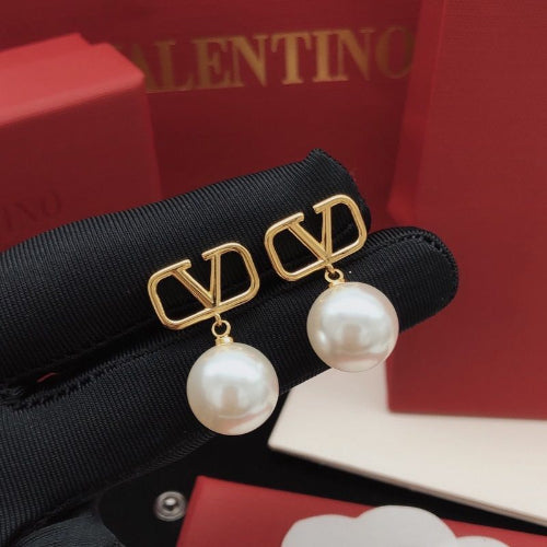 Valentino Pearl Earrings – Elegant Designer Beauty