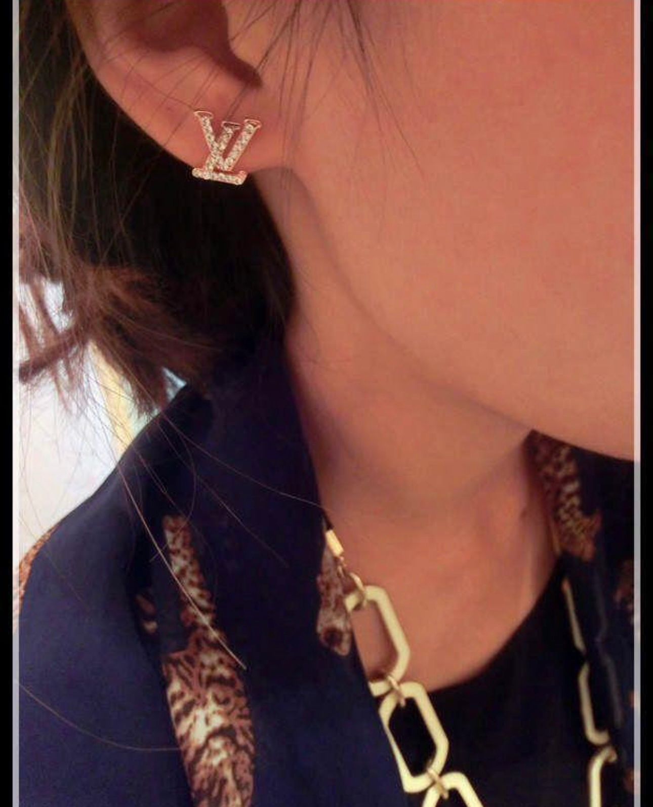 LV MONOGRAM CRUISER EARRING FOR HER
