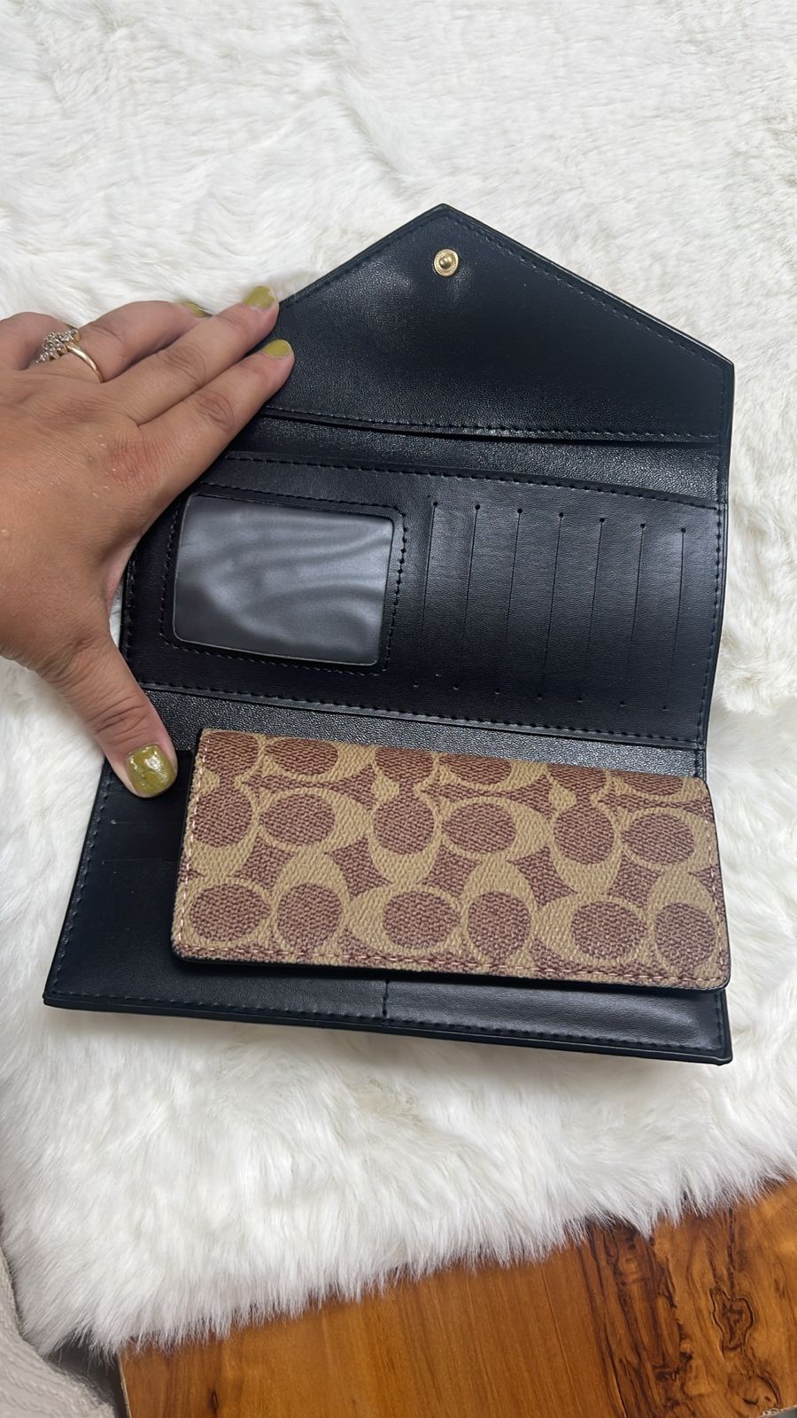 COACH THREE FOLD WALLET ( WITH DETACHABLE CARD HOLDER )