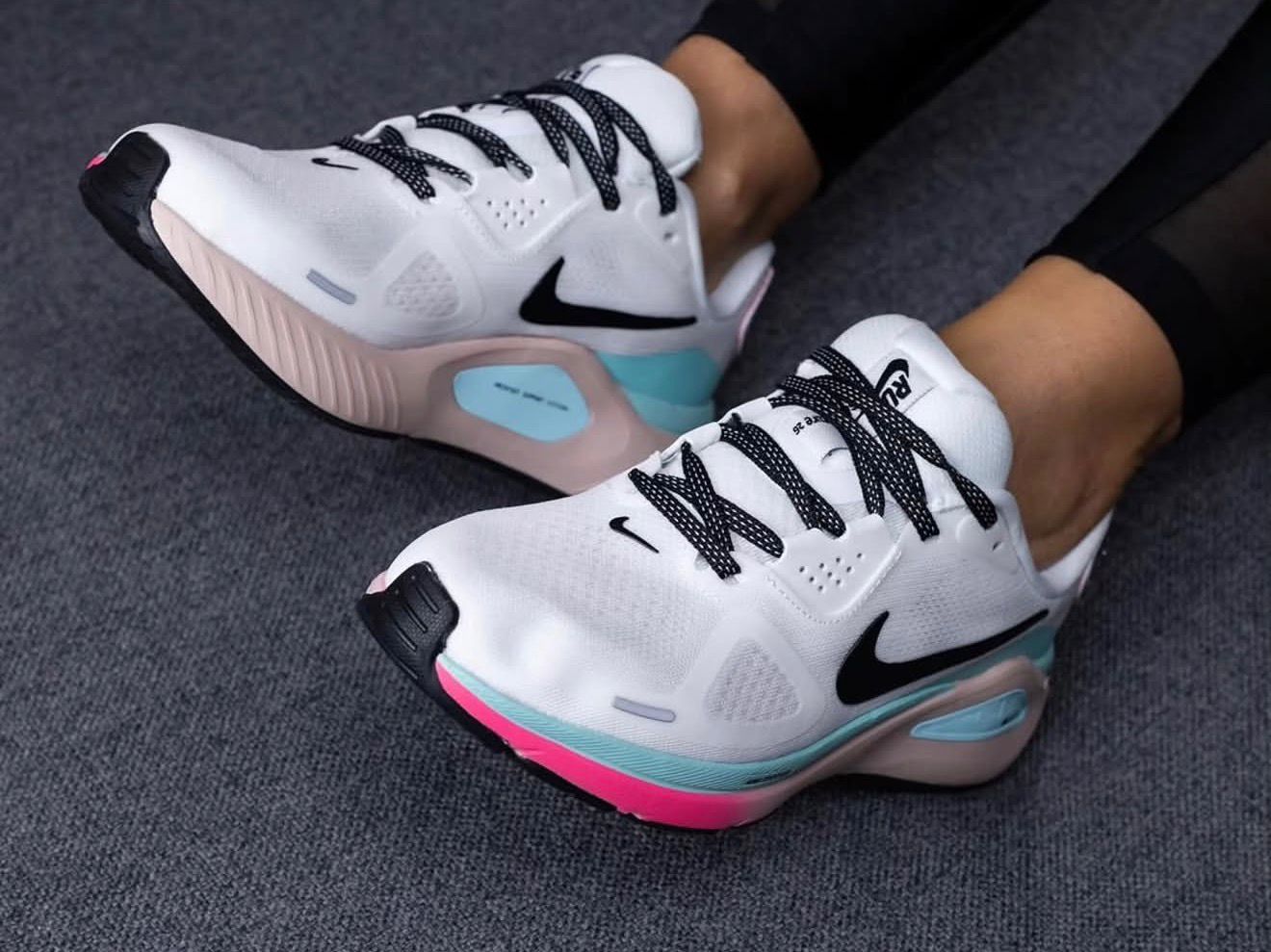 NIKE Structure 26 Running Shoes