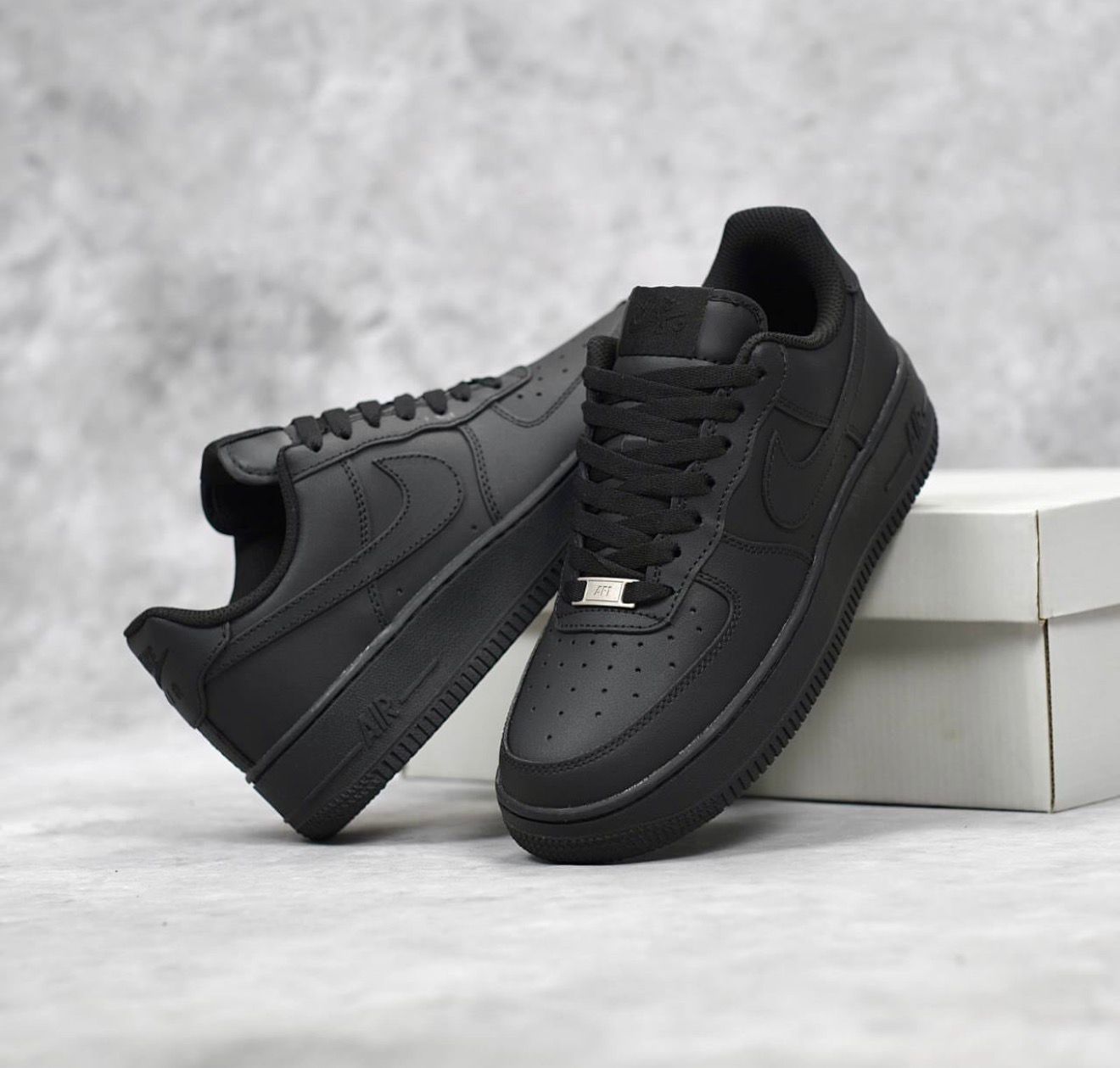 NIKE AIRFORCE 1 Sneakers