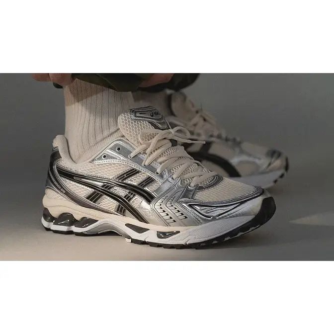 ASICS Gel-14 Sneakers – Cushioned Comfort Running Style