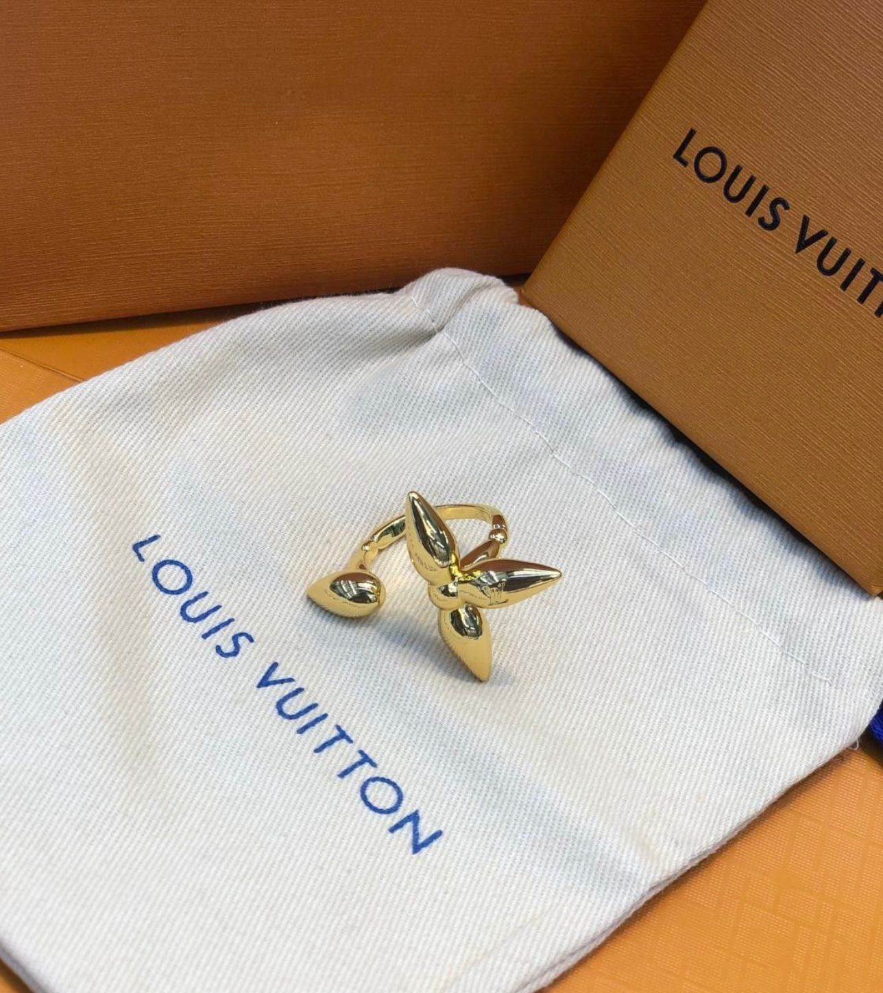 LV Louisette Ring
