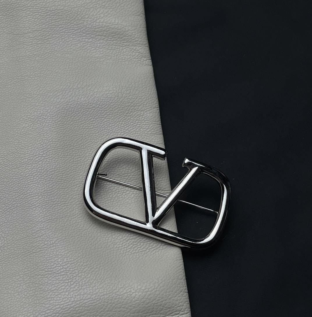 VALENTINO SIGNATURE BROOCH