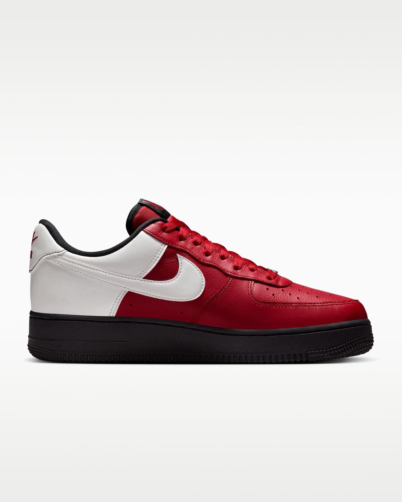 Nike Air Force 1 Low ’07 Sneakers