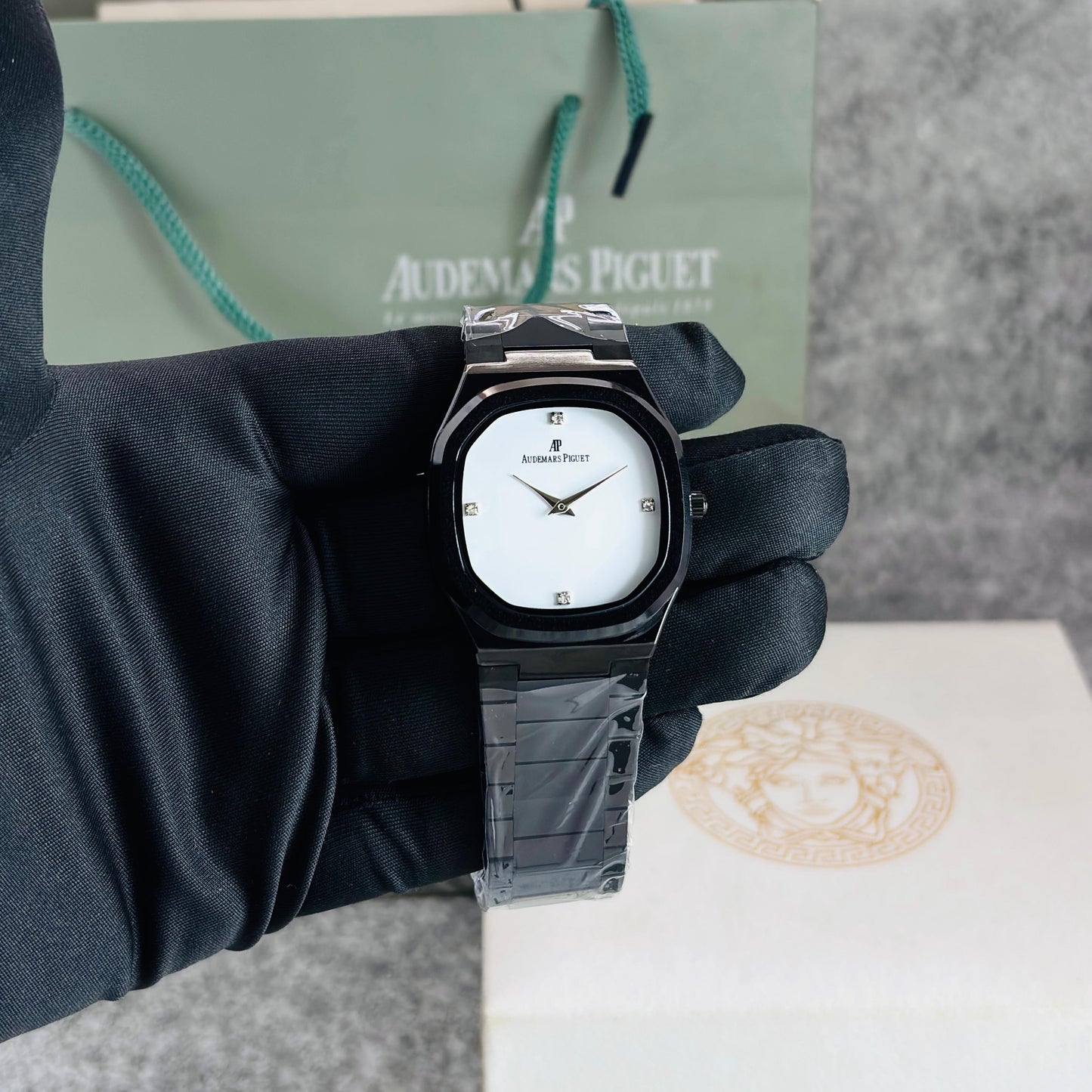 AUDEMARS PIGUET SLIM CHAIN WATCH