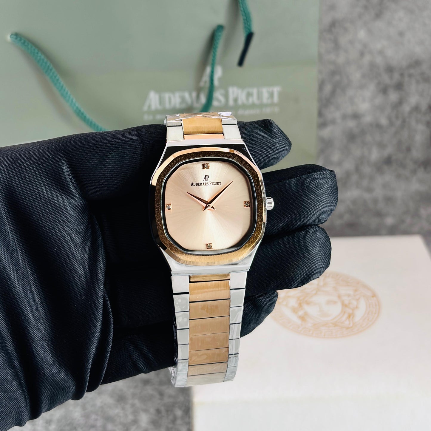 AUDEMARS PIGUET SLIM CHAIN WATCH