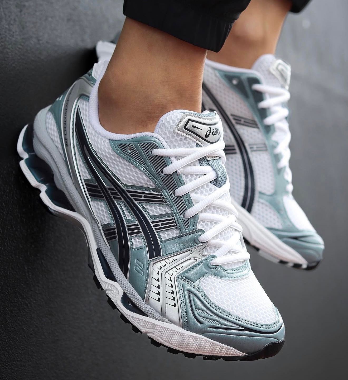 ASICS Gel-14 Sneakers – Cushioned Comfort Running Style