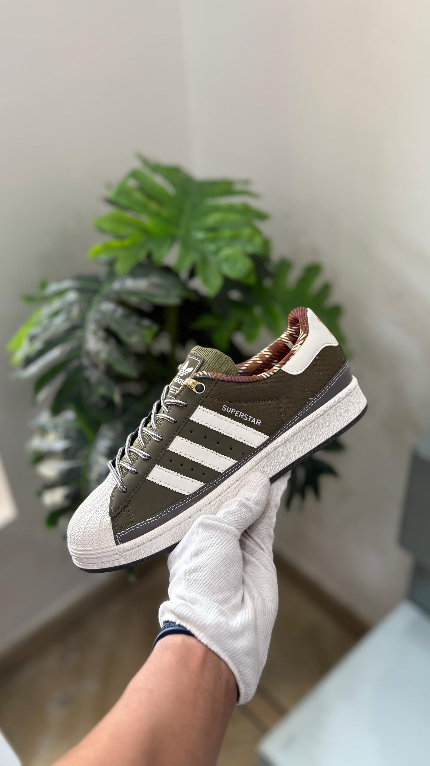 Adidas Superstar Sneakers