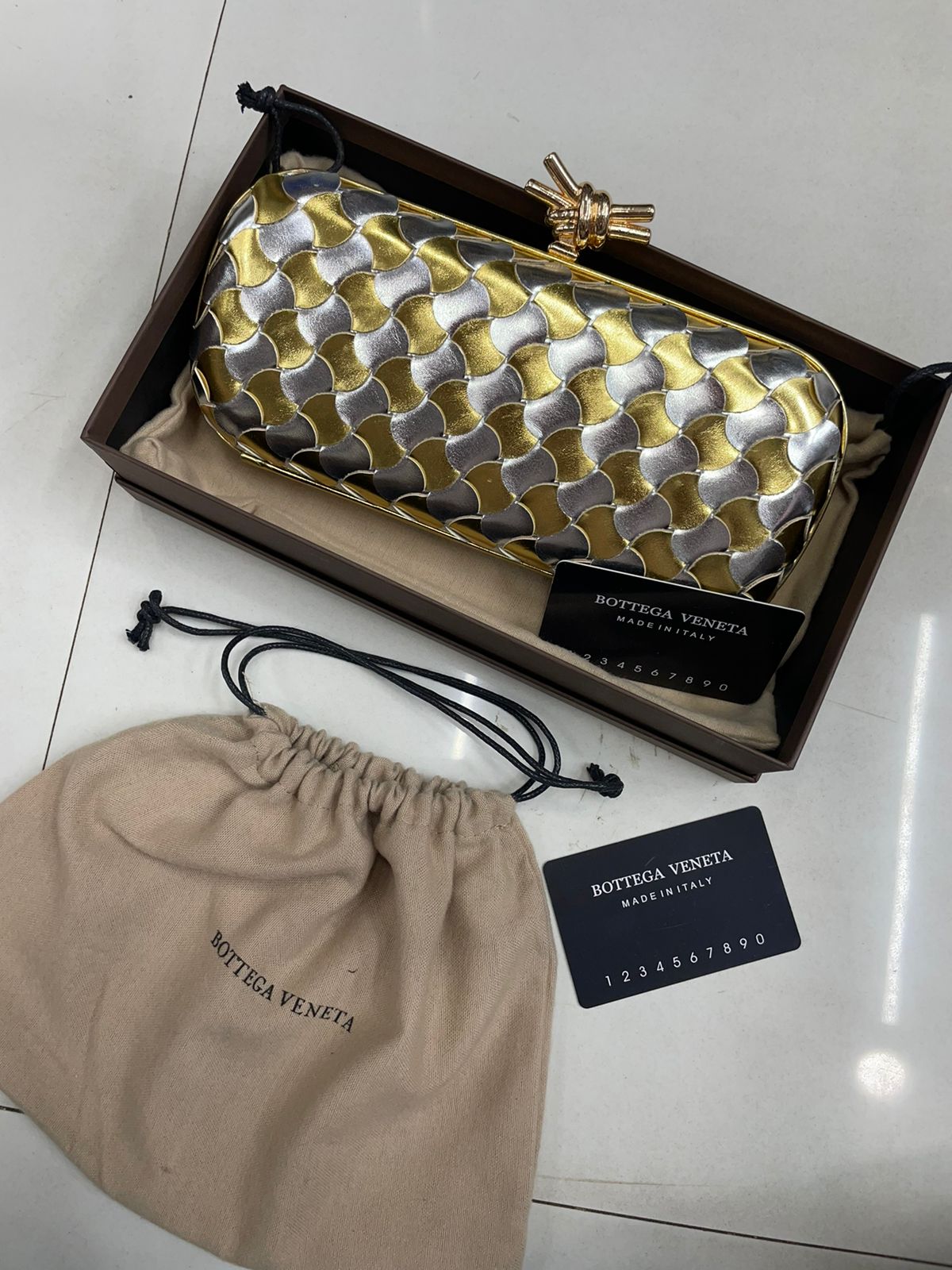Bottega Veneta Clutch – Made in Italy Signature Luxury