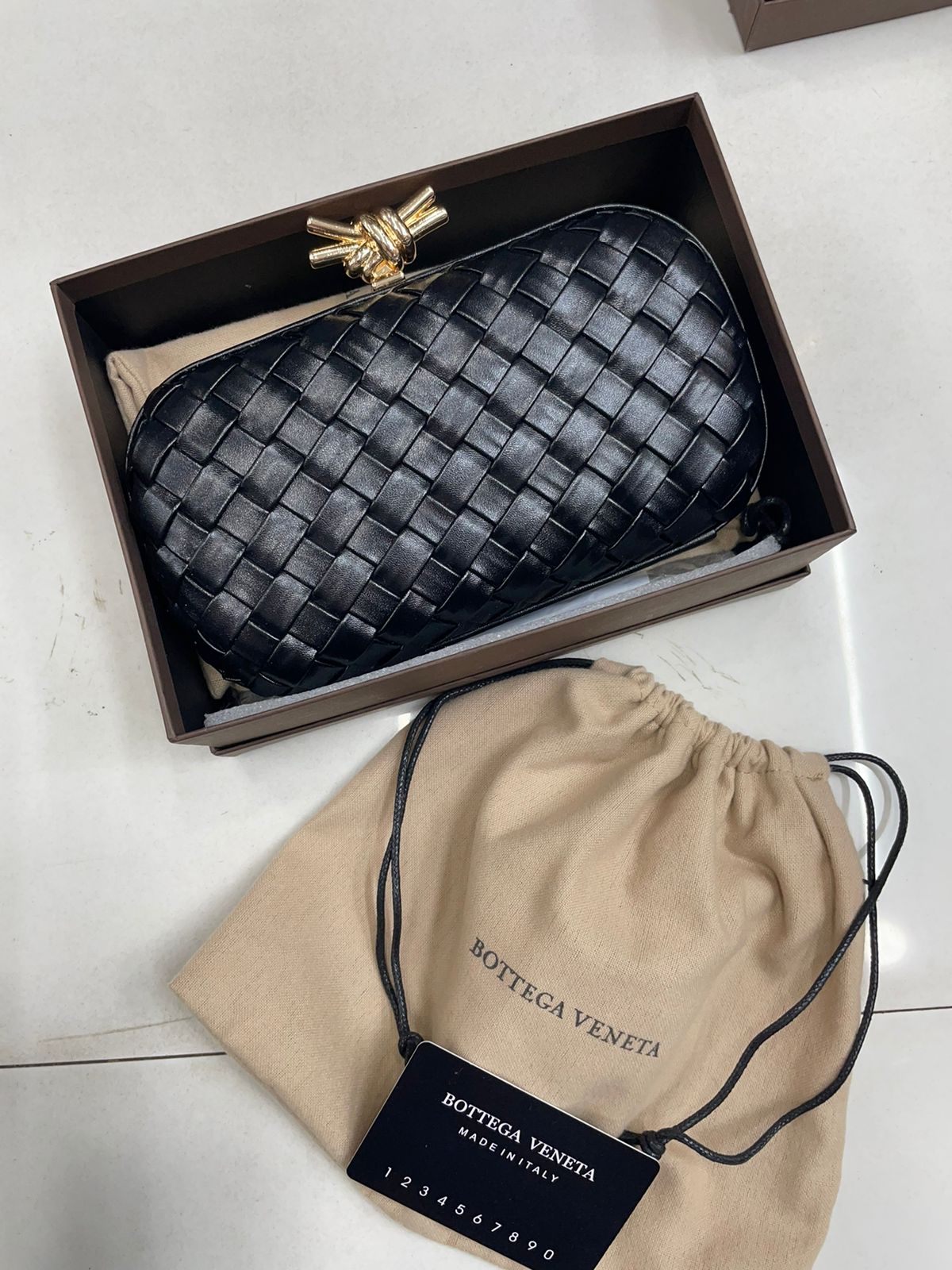 Bottega Veneta Clutch – Made in Italy Signature Luxury