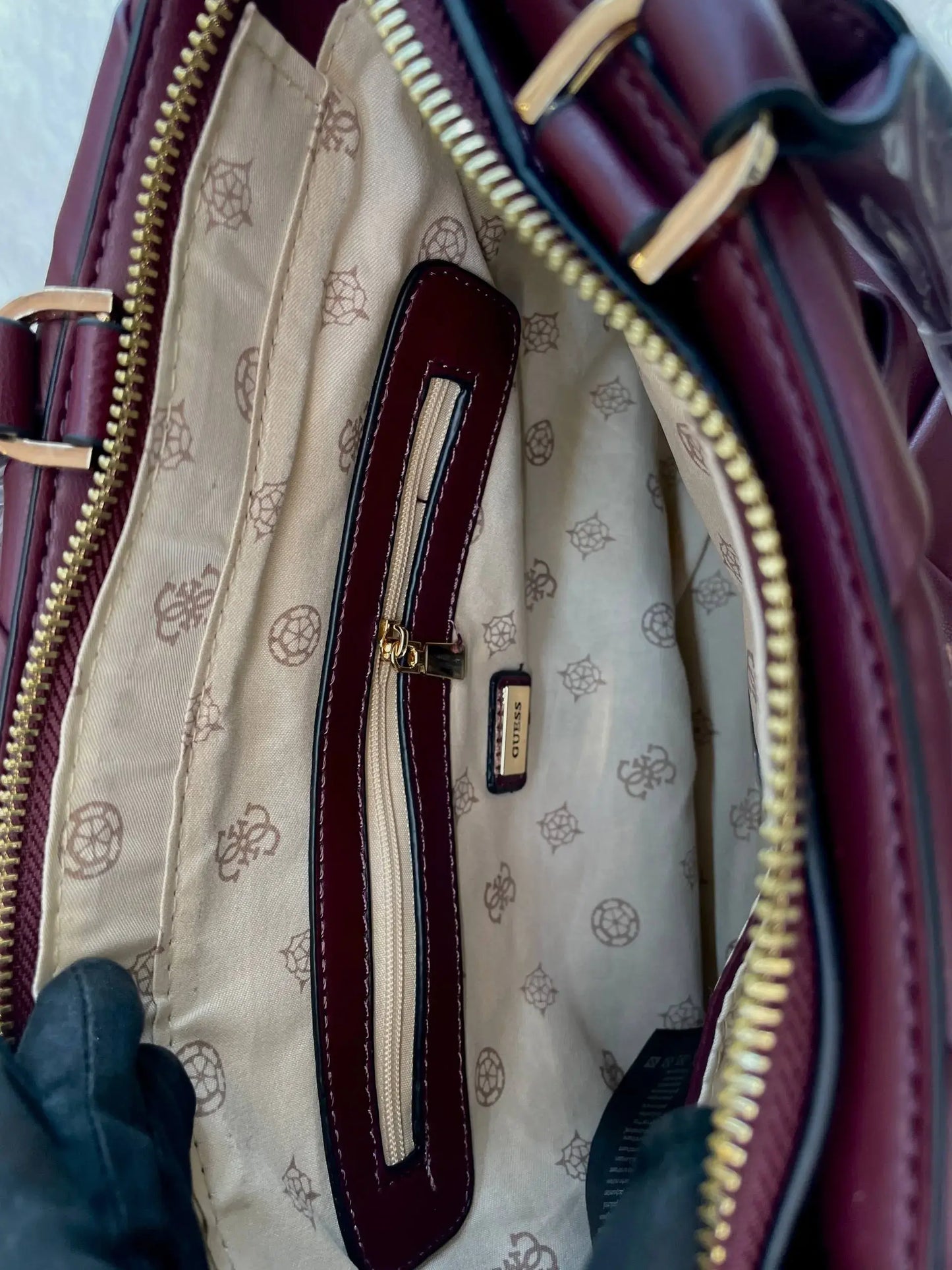 GUESS SLING BAG FOR GIRLS