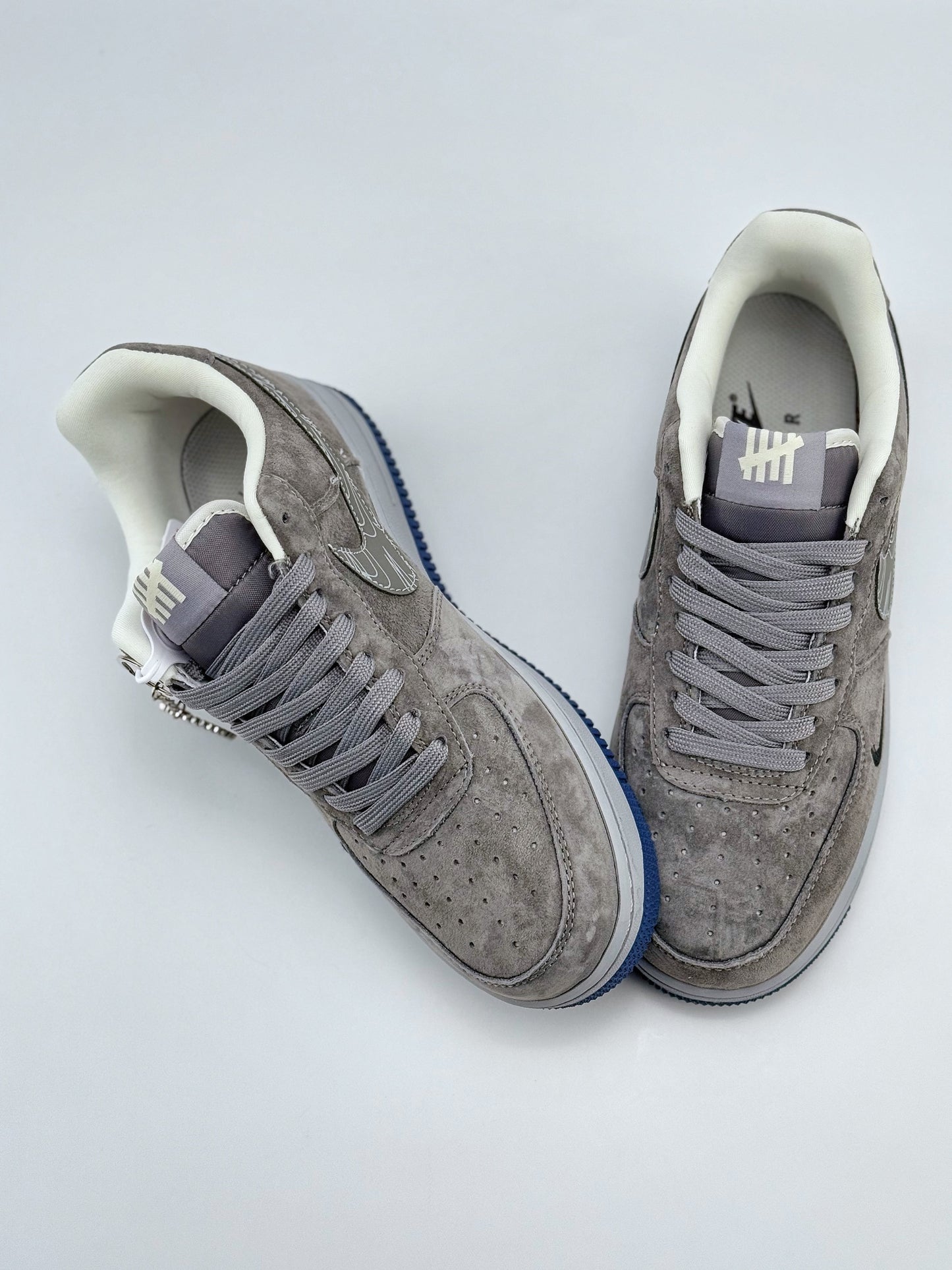 Nike Air Force 1 x Undefeated Sneakers