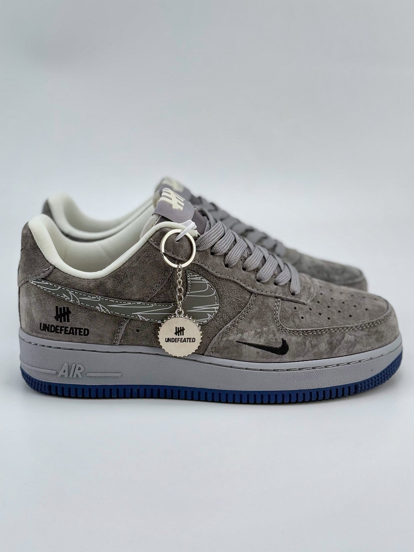 Nike Air Force 1 x Undefeated Sneakers