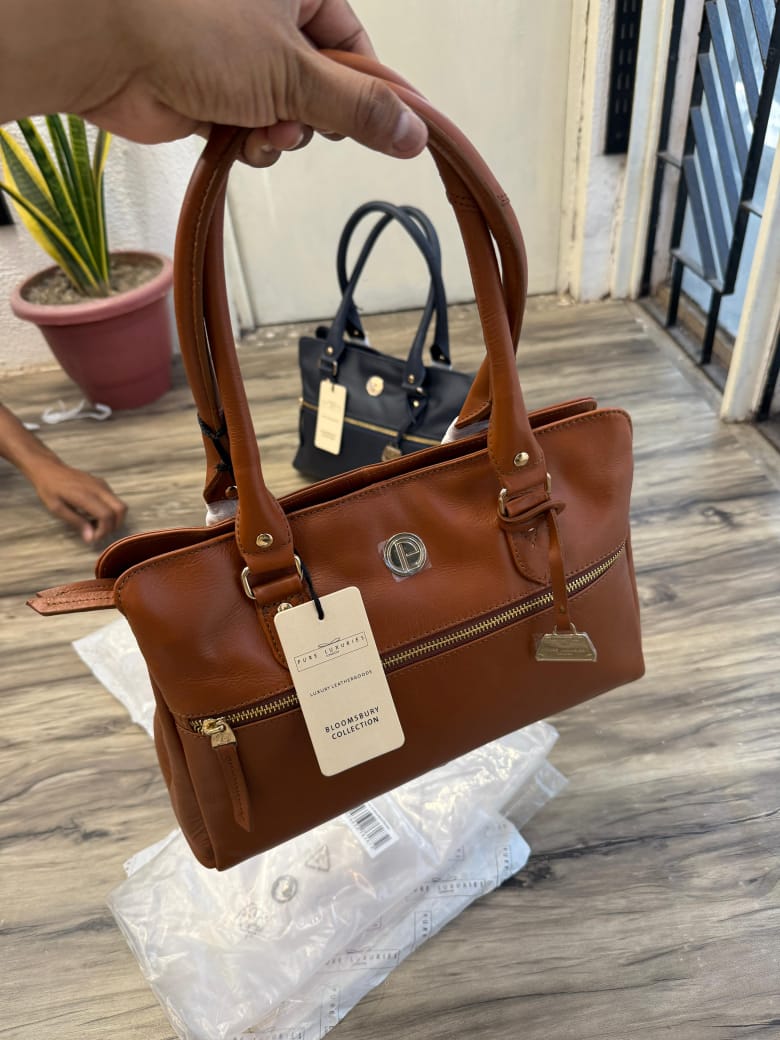 PURE LUXURIES LONDON Women 'Poppy' Leather Handbag