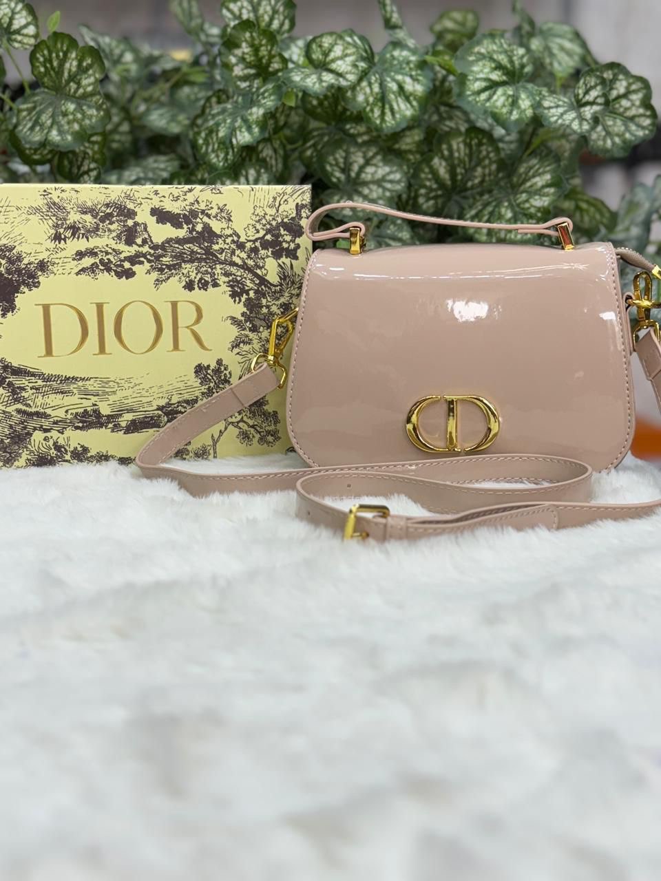 Dior 30 Montaigne leather bag for women