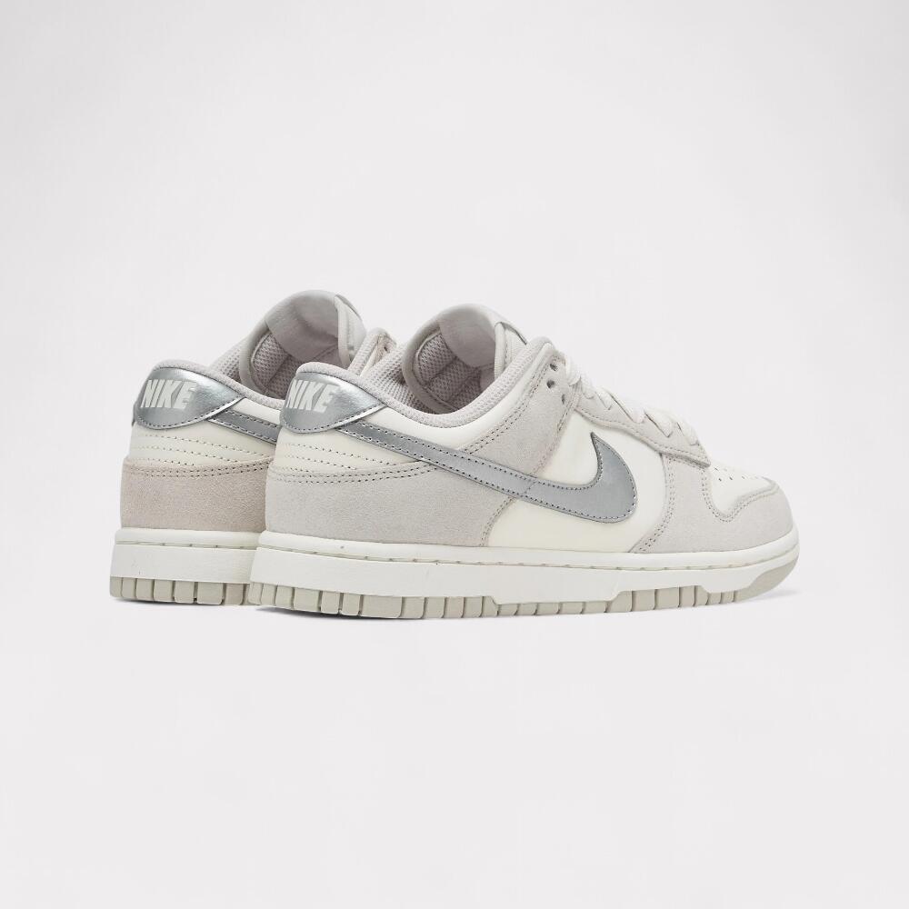 Nike Dunk Low "Silver Swoosh"