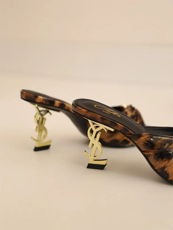 YSL Saint Laurent Heel in black