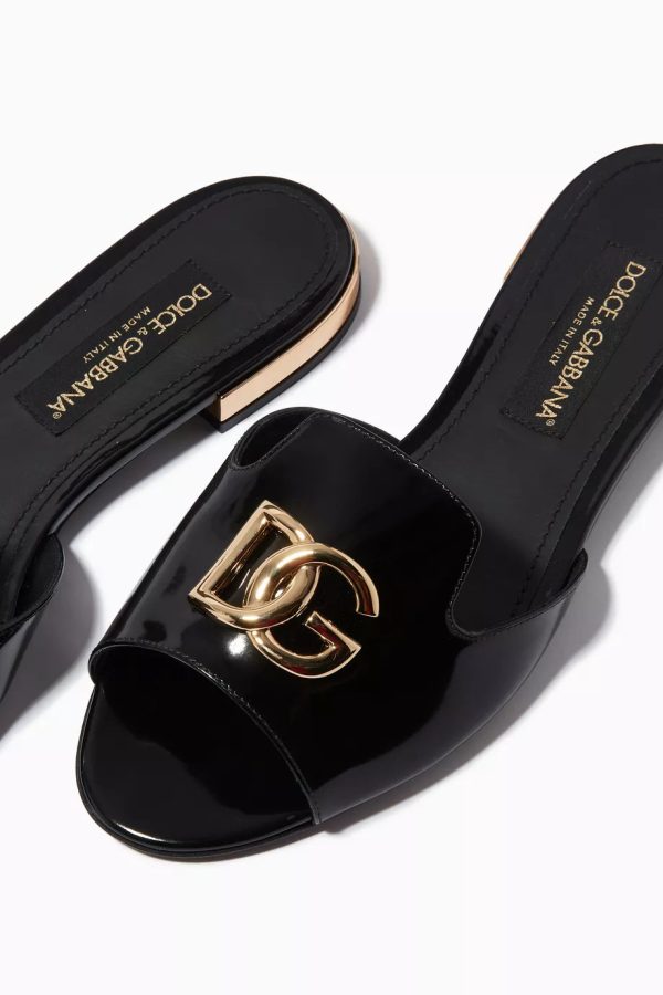 215040076_blk_e2.jpg DOLCE & GABBANA DG-logo leather slides