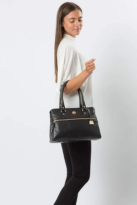 61SX0e0csQL._SY695.jpg PURE LUXURIES LONDON Women 'Poppy' Leather Handbag in black