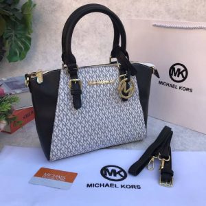 7c3fbf50-4909-487b-8a40-9c7385fb5bea-thumbnail-770x770-70.jpg Michael Kors mk sling bag for girls