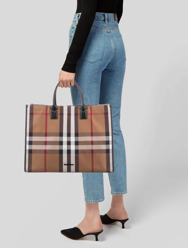 BUR360458_2_enlarged.jpg BURBERRY handbag for girls in pink