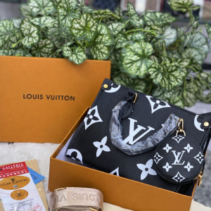 LV On The Go Tote Bag (Monogram Giant Canvas Edition)