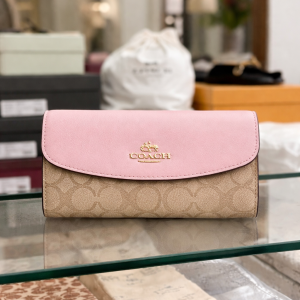 ChatGPT_Image_Mar_11_2026_01_33_40_PM.png COACH THREE FOLD WALLET ( WITH DETACHABLE CARD HOLDER )