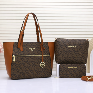 ChatGPT_Image_Mar_19_2026_02_40_17_PM.png Michael Kors Luxury Handbag Combo Set (Premium Collection)