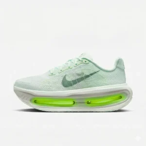 Nike Vomero Premium Men's Road Running Shoes - Side View