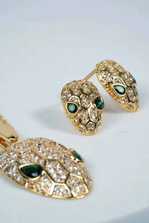 BVLGARI Serpent Full Studded Necklace close-up