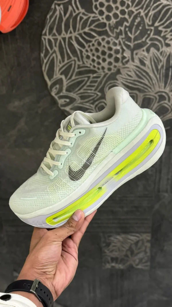 Nike Vomero Premium Men's Road Running Shoes - Side View