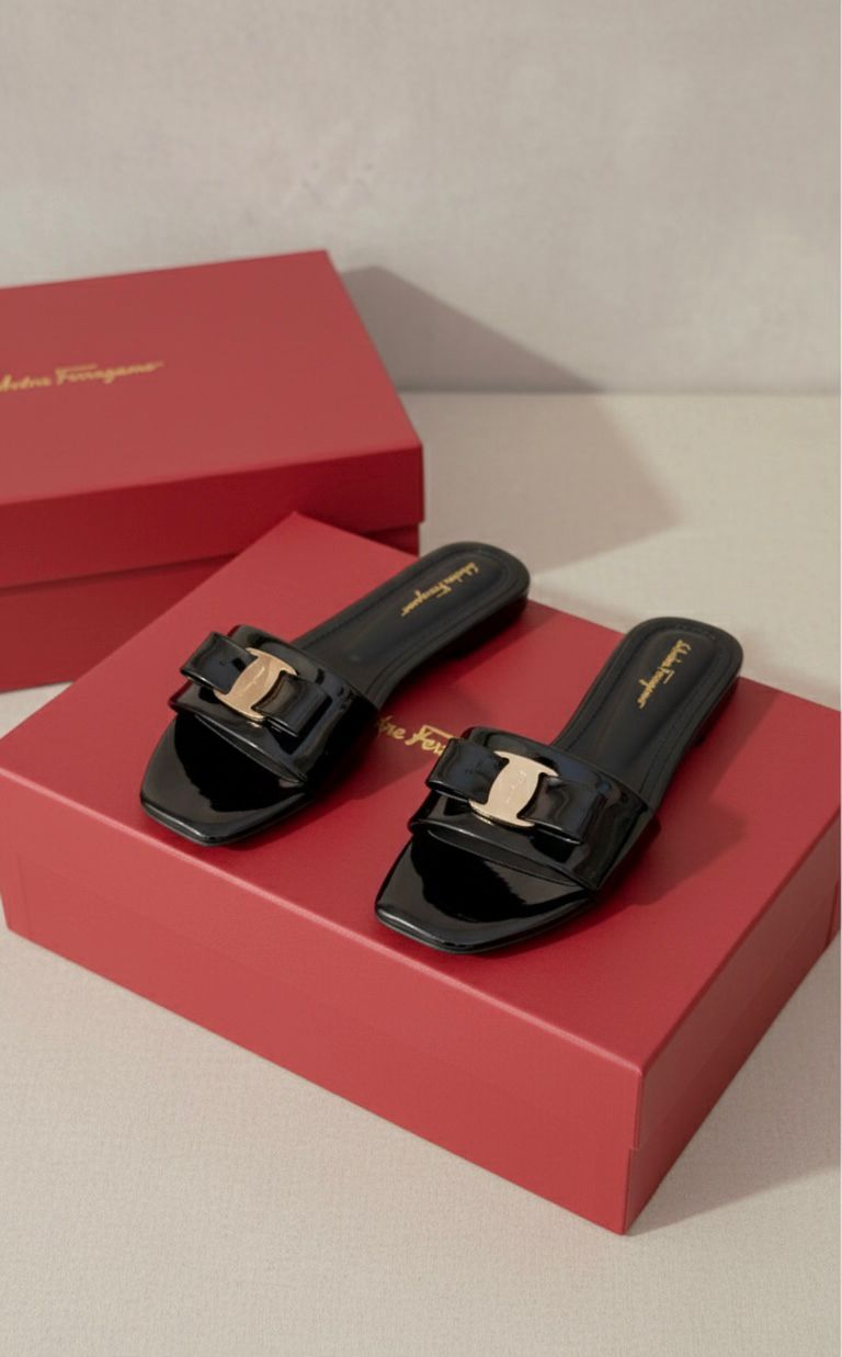 Salvatore Ferragamo Vara bow slide