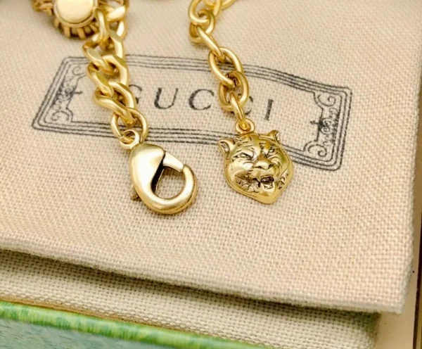 WhatsAppImage2026-01-15at7.08.58PM_1.jpg GG SIGNATURE CHAIN BRACELET in gold