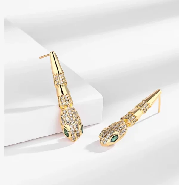 BVLGARI Serpent Full-Studded Necklace close-up