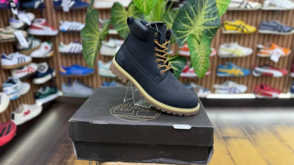 Timberland Heritage Boots in brown leather