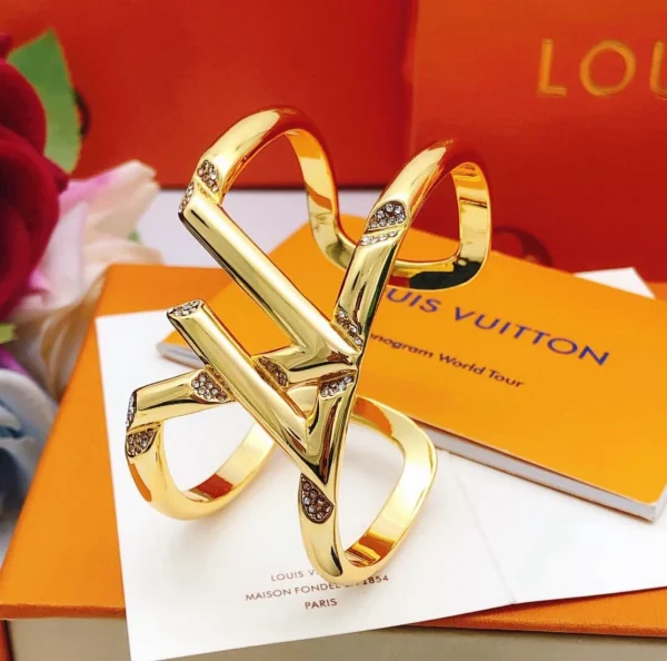 LV Volt One Cuff Diamond Bracelet front view