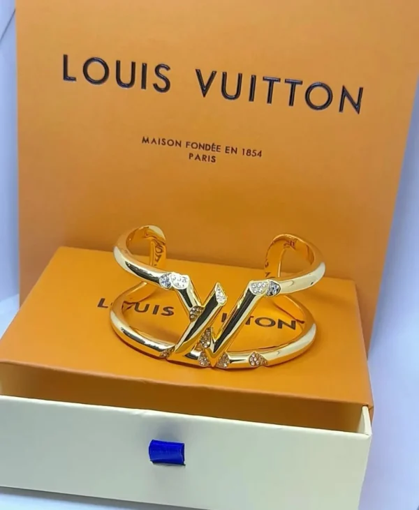 LV Volt One Cuff Diamond Bracelet front view