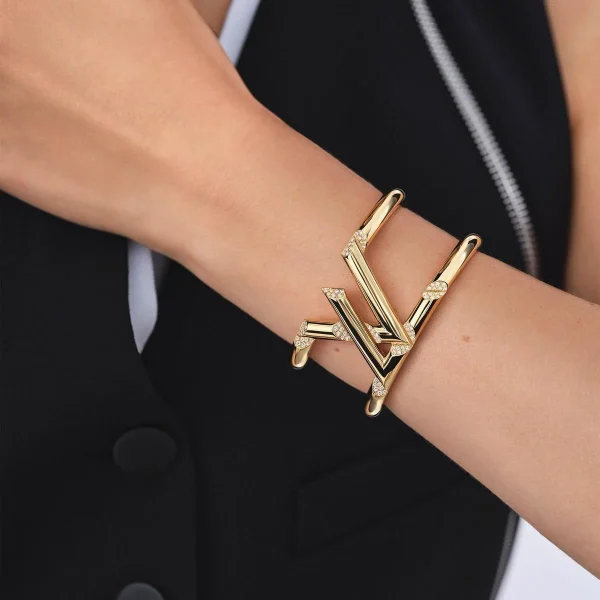 LV Volt One Cuff Diamond Bracelet front view