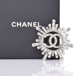 WhatsAppImage2026-01-25at6.27.32PM_2.jpg CHANEL DIAMOND STUDED BROOCH