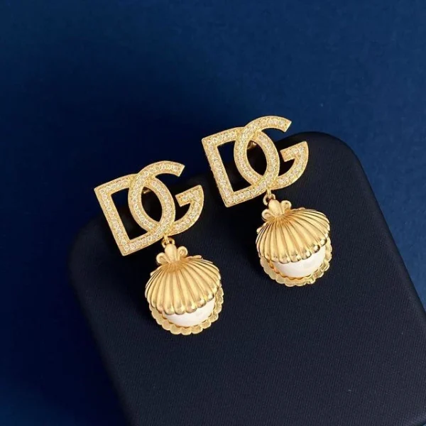 WhatsAppImage2026-01-27at6.41.21PM.jpg Dolce & Gabbana D&G Logo Diamond & Pearl Earrings close-up