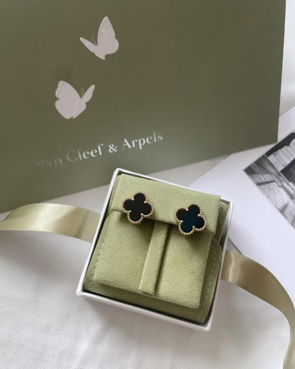 WhatsAppImage2026-03-29at8.44.30PM.jpg Van Cleef & Arpels High Quality Earrings For Her